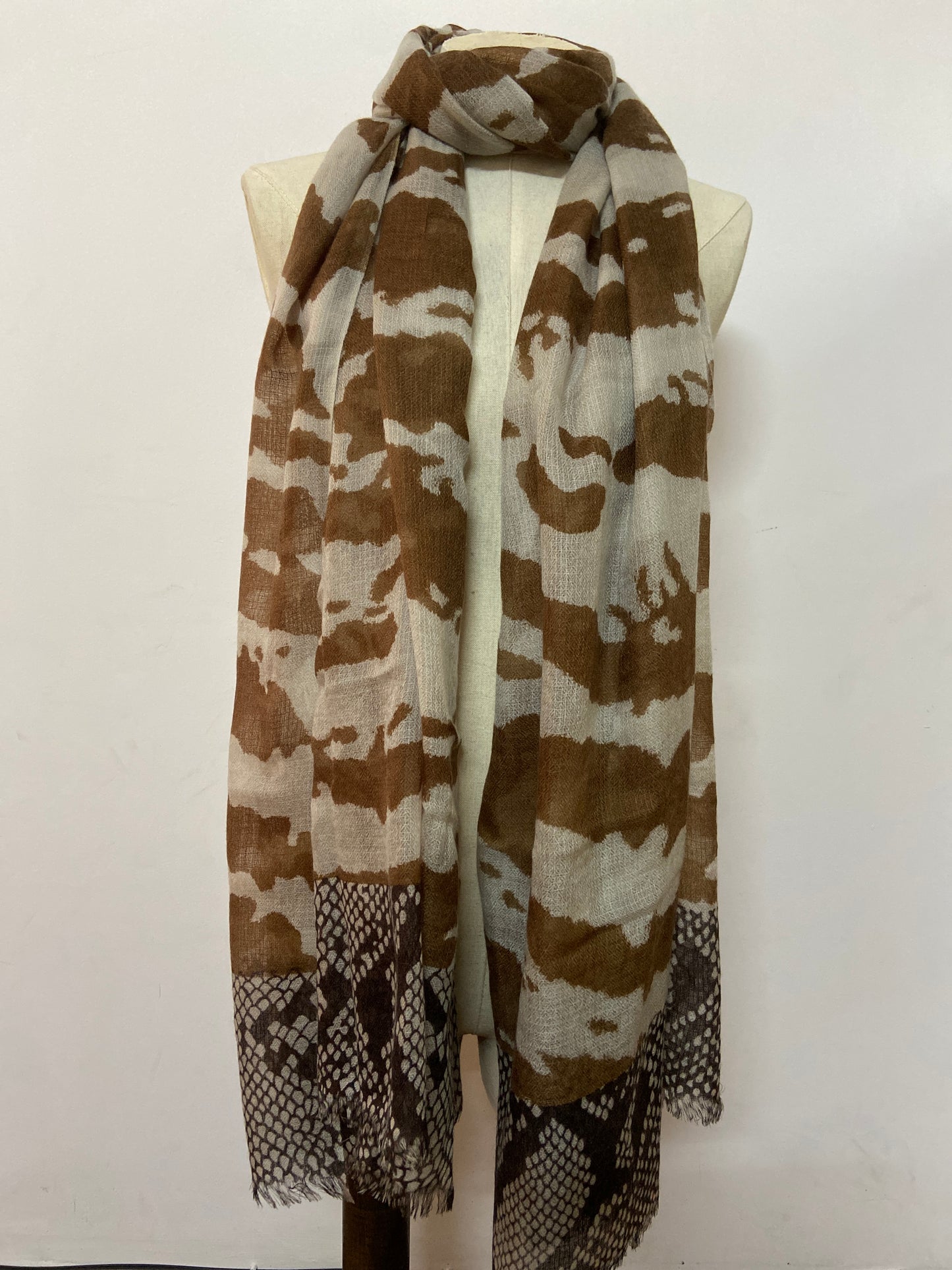 BDW Screen Printed Scarf
with Afgan Border